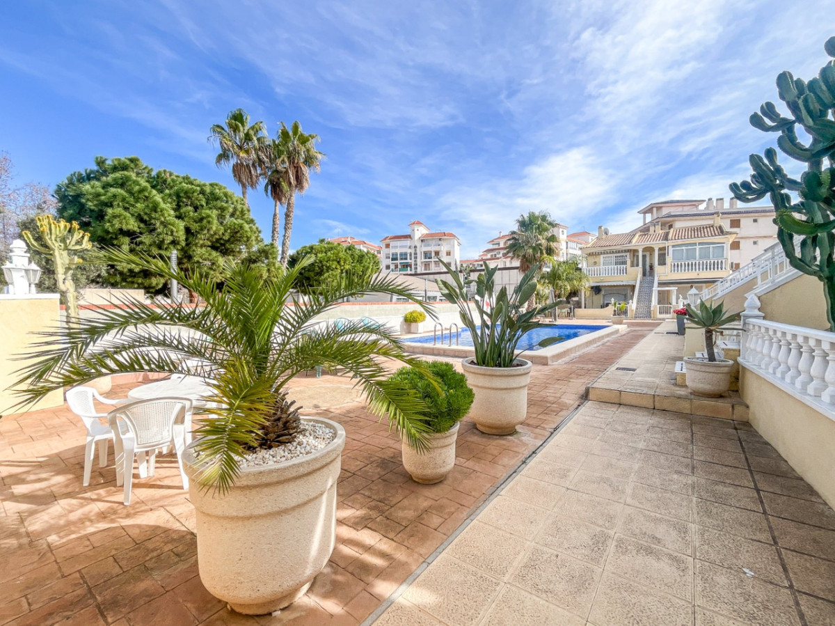 Appartement te koop in La Mata | 2 slaapkamers H5297737