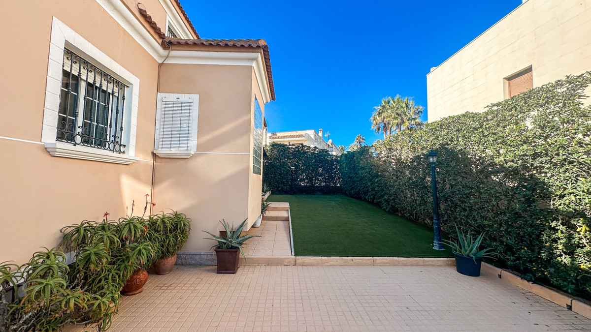 Huis te koop in La Mata | 6 slaapkamers H5302648