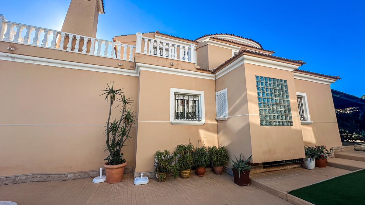 Huis te koop in La Mata | 6 slaapkamers H5302648