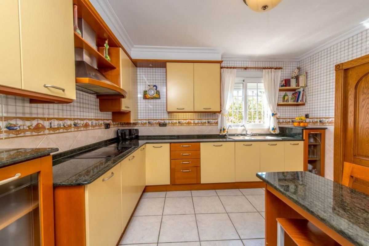 Appartement te koop in La Mata | 6 slaapkamers H5424088