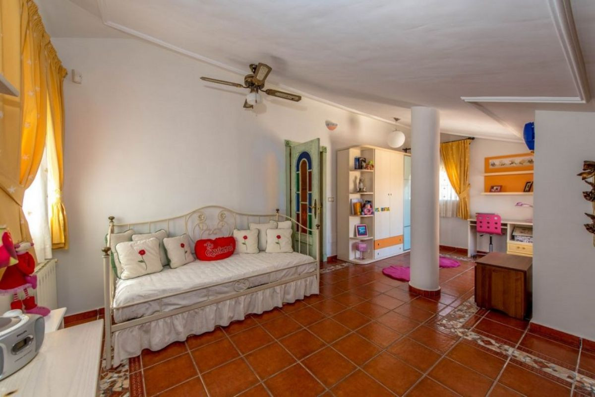 Appartement te koop in La Mata | 6 slaapkamers H5424088