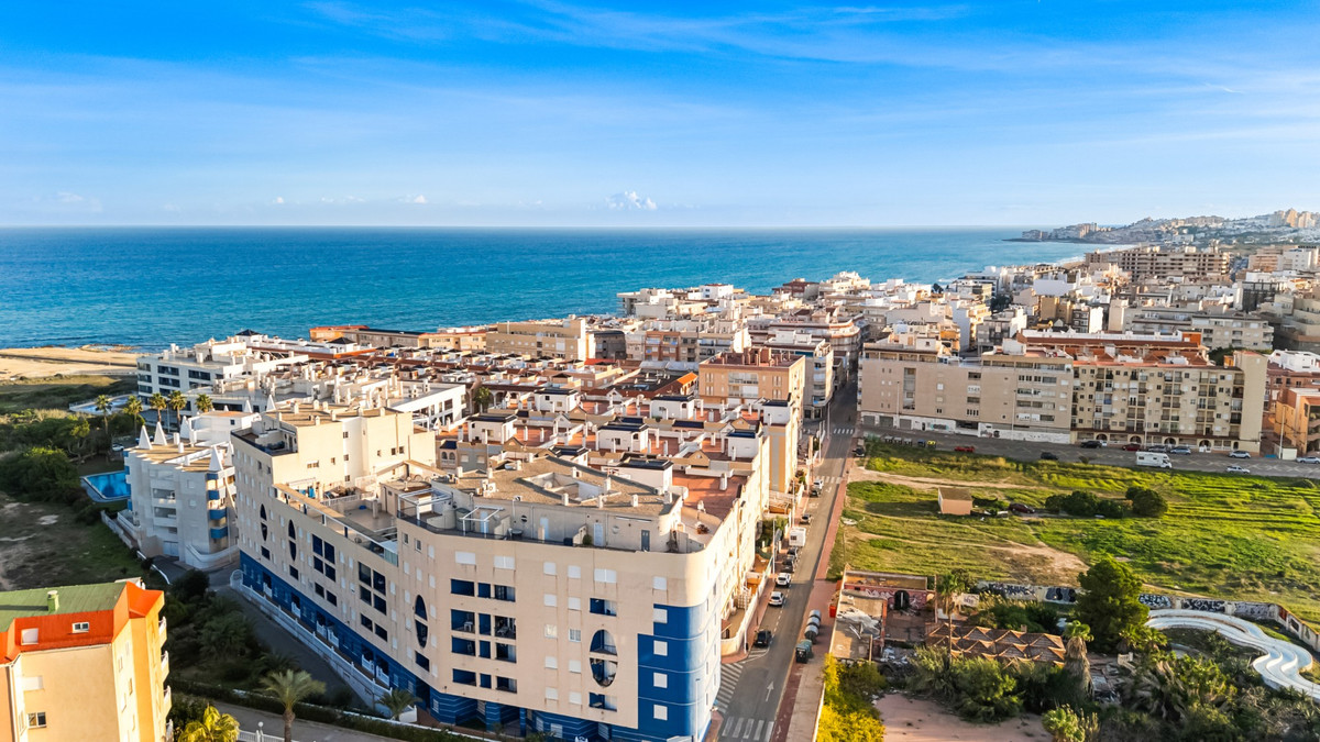 Appartement te koop in La Mata | 2 slaapkamers H5434198