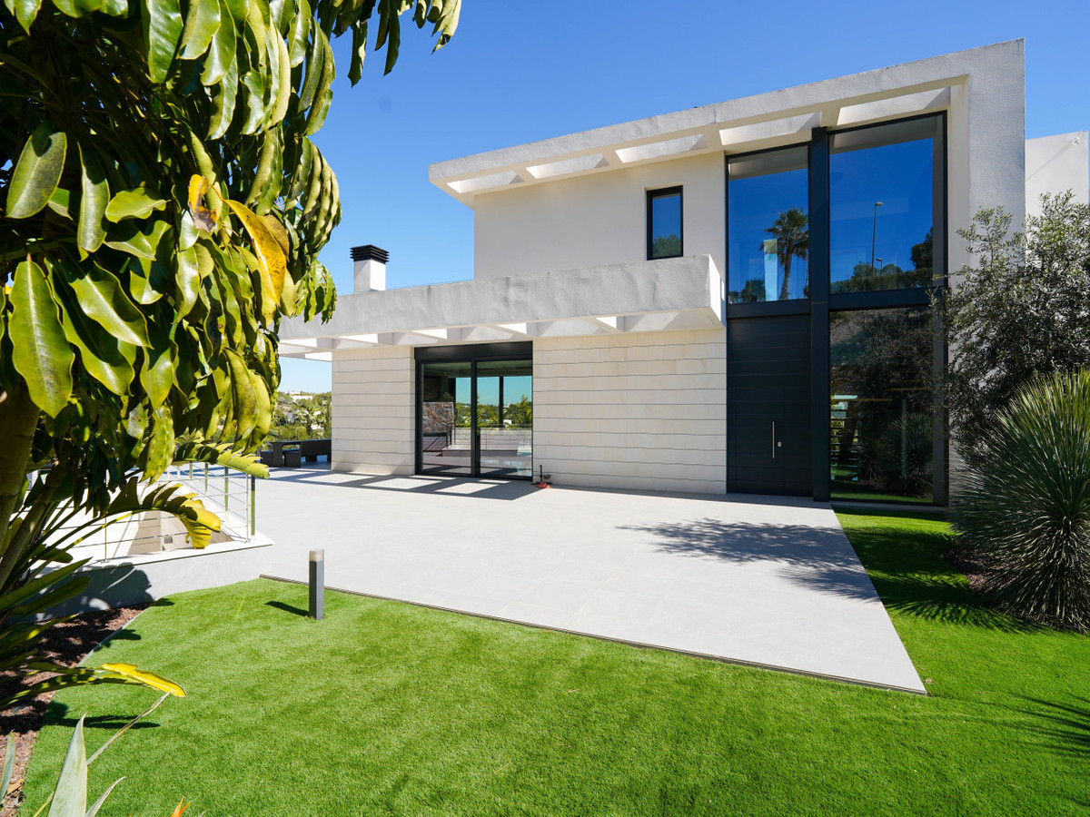 Huis te koop in Las Colinas Golf | 6 slaapkamers H5406925