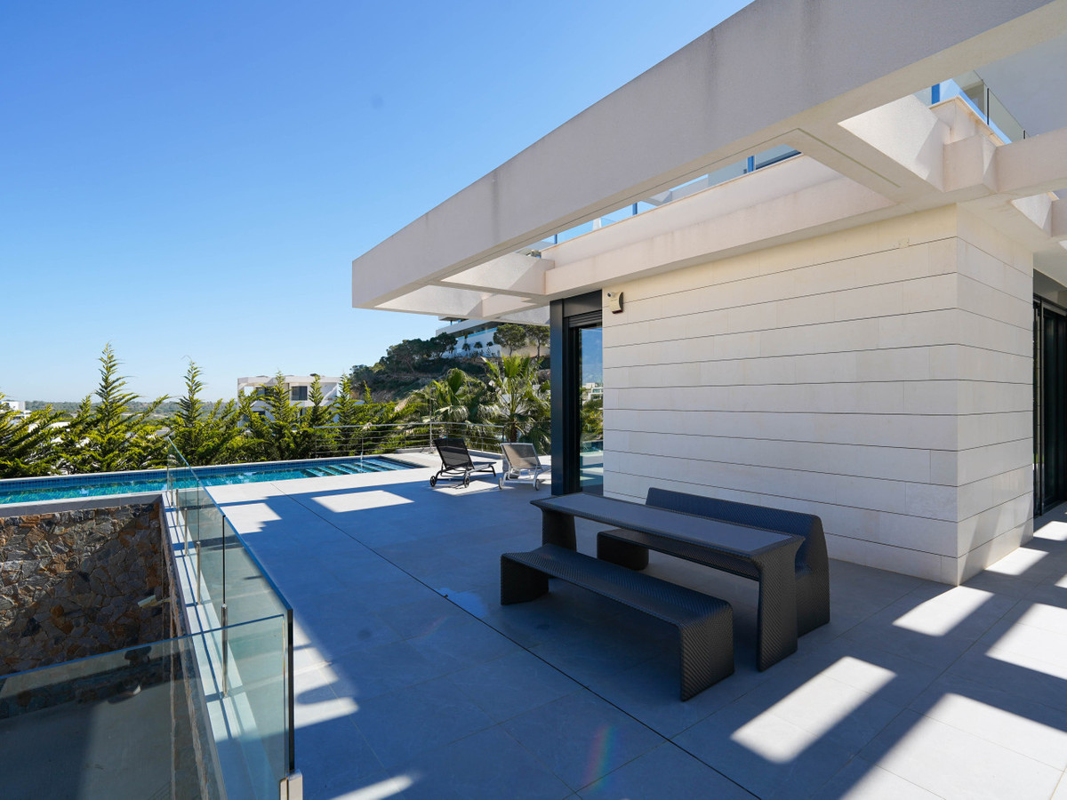 Huis te koop in Las Colinas Golf | 6 slaapkamers H5406925