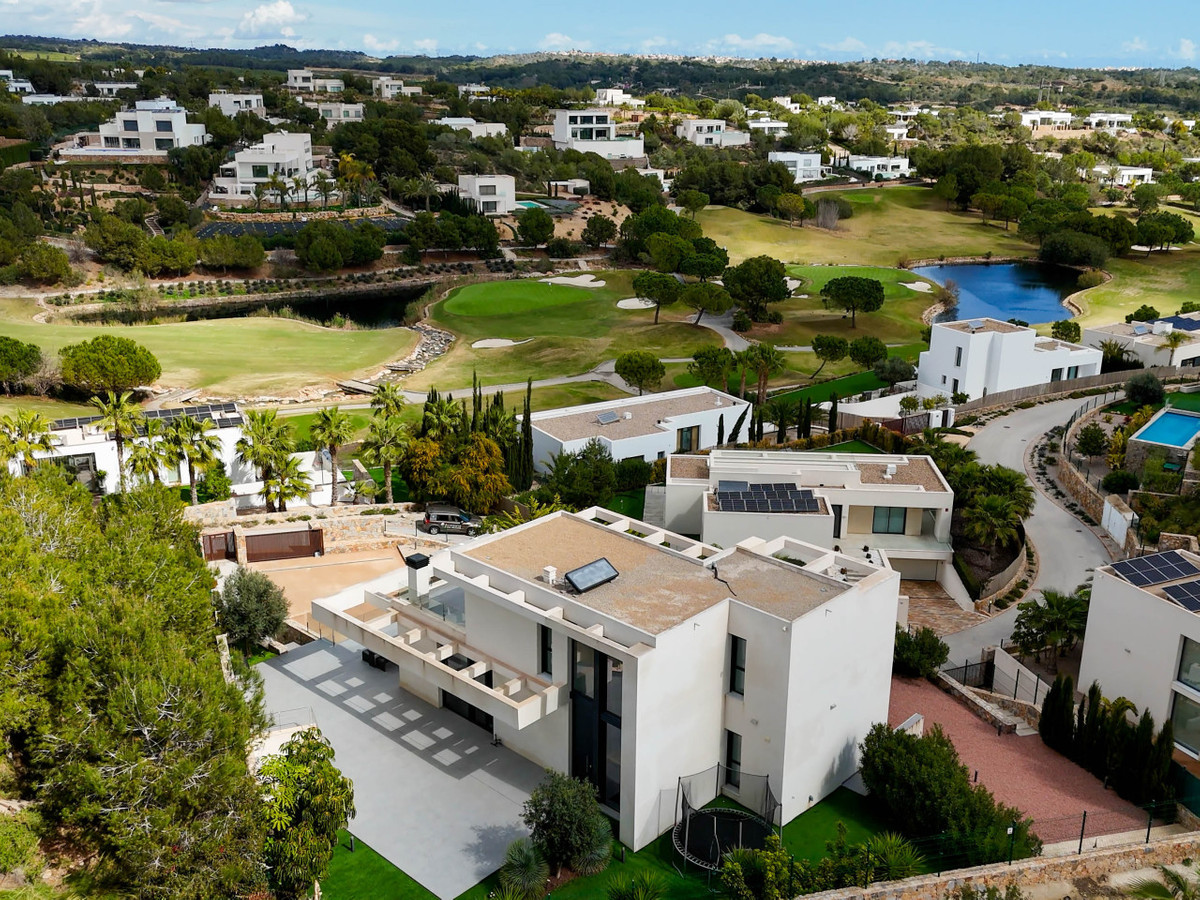 Huis te koop in Las Colinas Golf | 6 slaapkamers H5406925