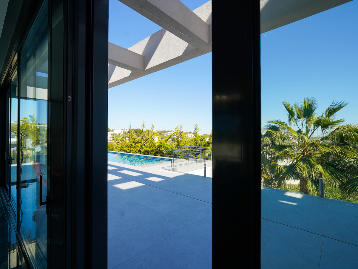 Huis te koop in Las Colinas Golf | 6 slaapkamers H5406925