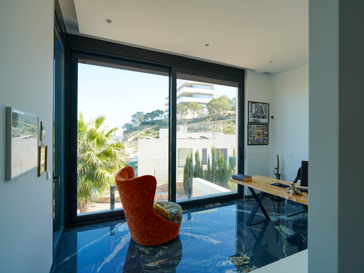 Huis te koop in Las Colinas Golf | 6 slaapkamers H5406925