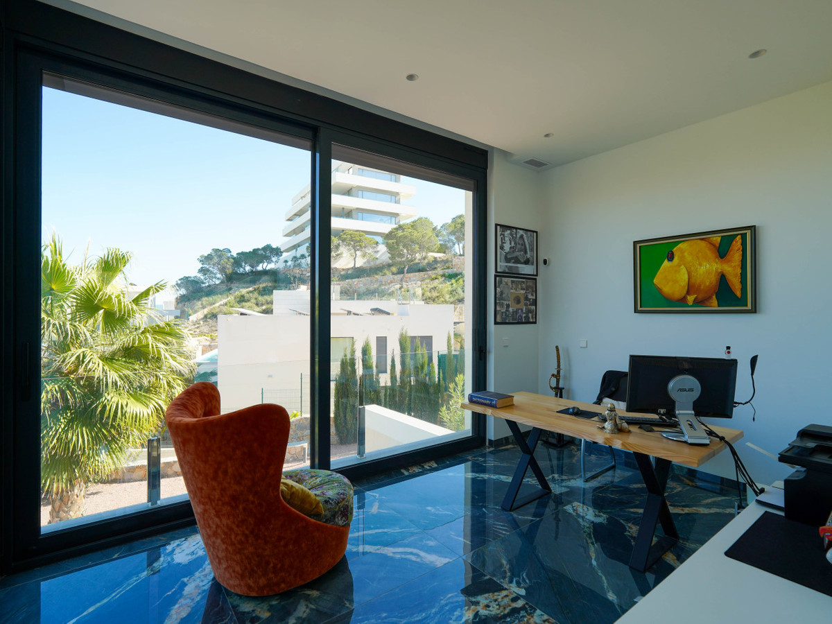 Huis te koop in Las Colinas Golf | 6 slaapkamers H5406925