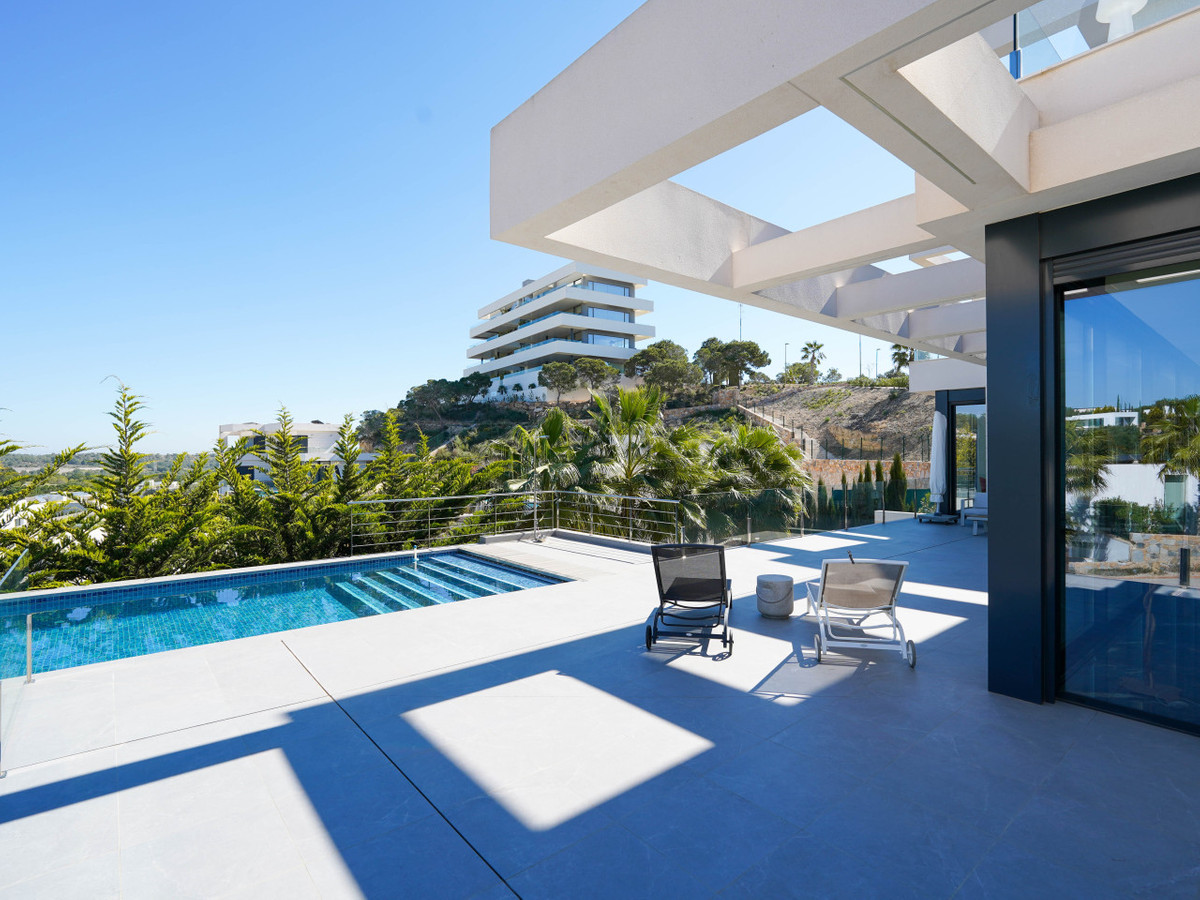 Huis te koop in Las Colinas Golf | 6 slaapkamers H5406925