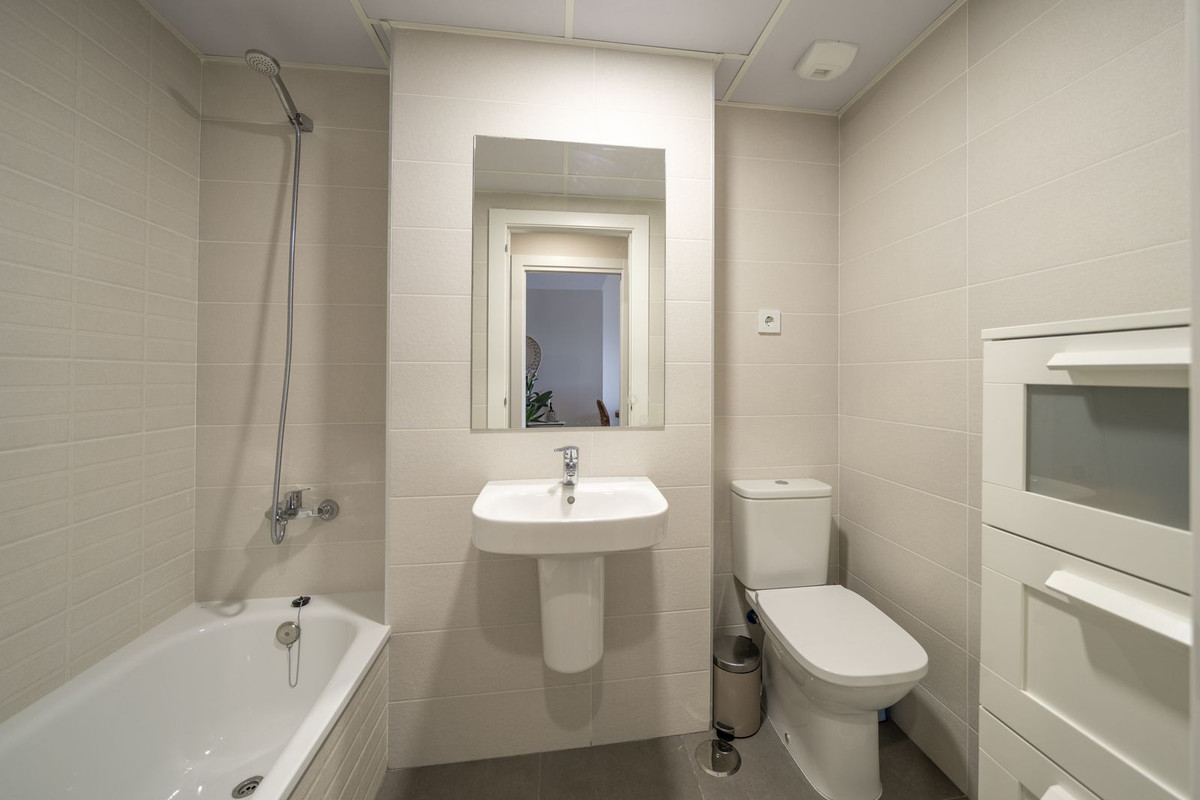 Tussenverdieping Appartement in Las Lagunas-12