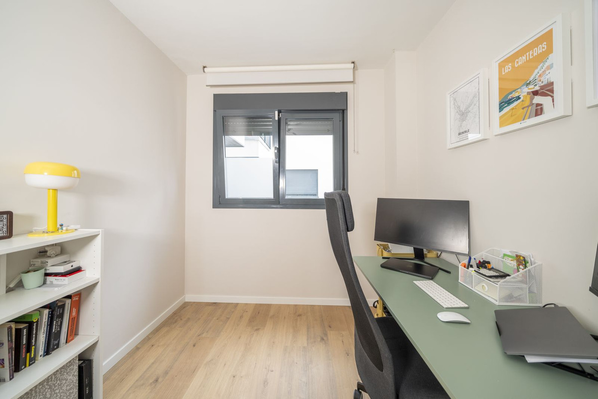 Tussenverdieping Appartement in Las Lagunas-14