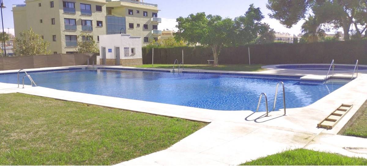 Tussenverdieping Appartement in Las Lagunas-14