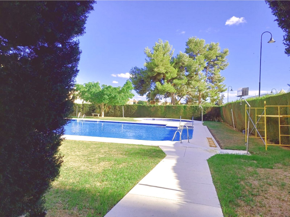 Tussenverdieping Appartement in Las Lagunas-16
