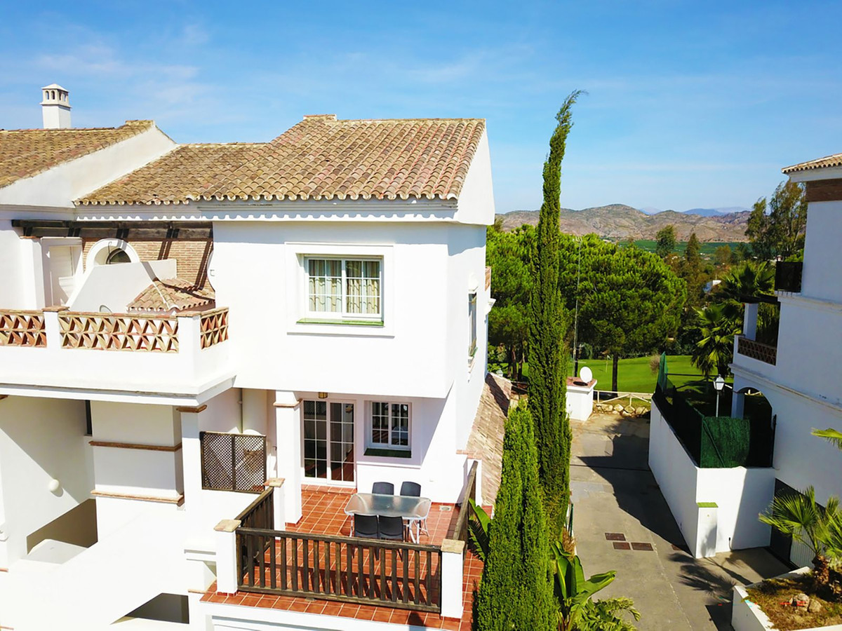 Duplex in Lauro Golf-3