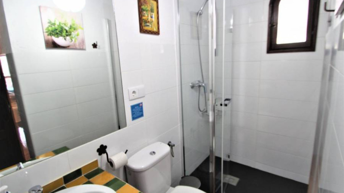 Huis te koop in Lomas de Cabo Roig | 9 slaapkamers H5295346