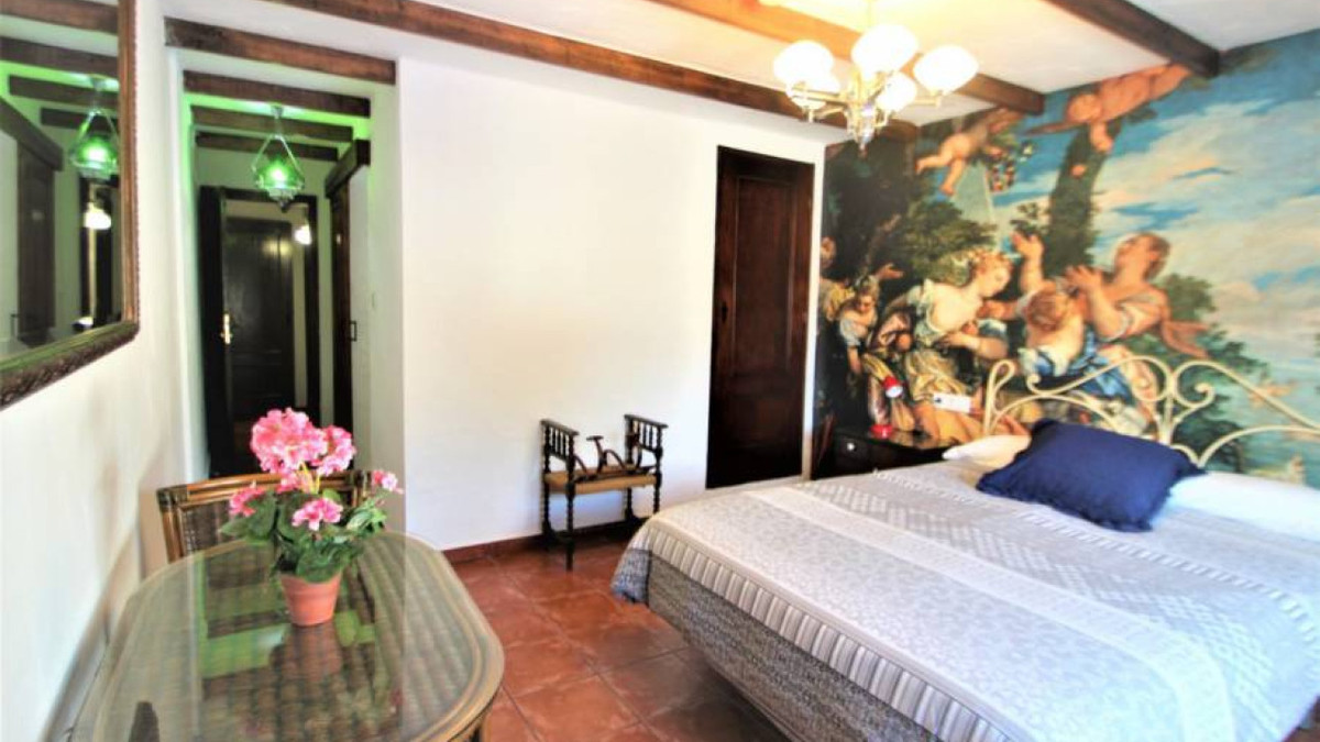 Huis te koop in Lomas de Cabo Roig | 9 slaapkamers H5295346