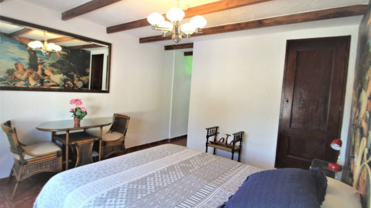 Huis te koop in Lomas de Cabo Roig | 9 slaapkamers H5295346