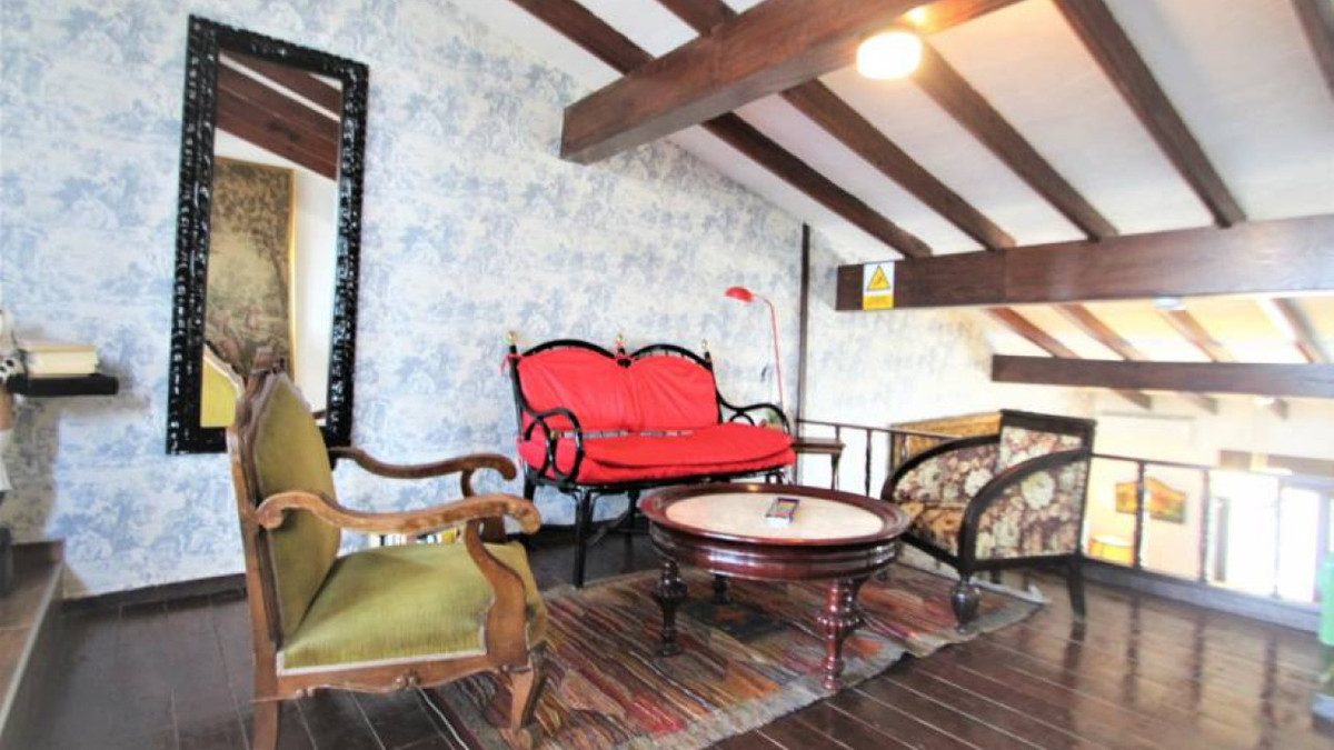 Huis te koop in Lomas de Cabo Roig | 9 slaapkamers H5295346