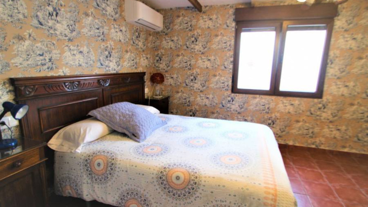 Huis te koop in Lomas de Cabo Roig | 9 slaapkamers H5295346