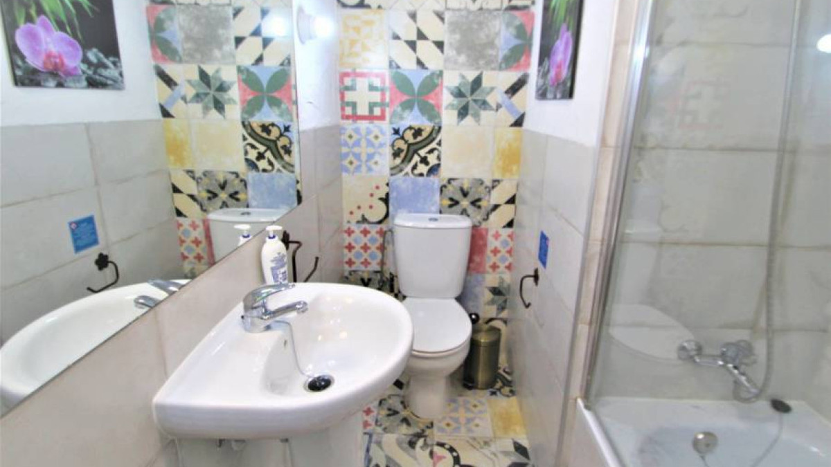 Huis te koop in Lomas de Cabo Roig | 9 slaapkamers H5295346