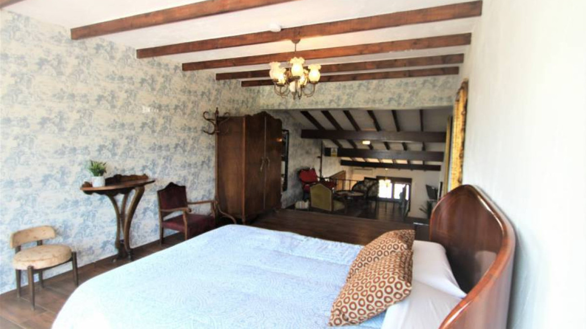 Huis te koop in Lomas de Cabo Roig | 9 slaapkamers H5295346