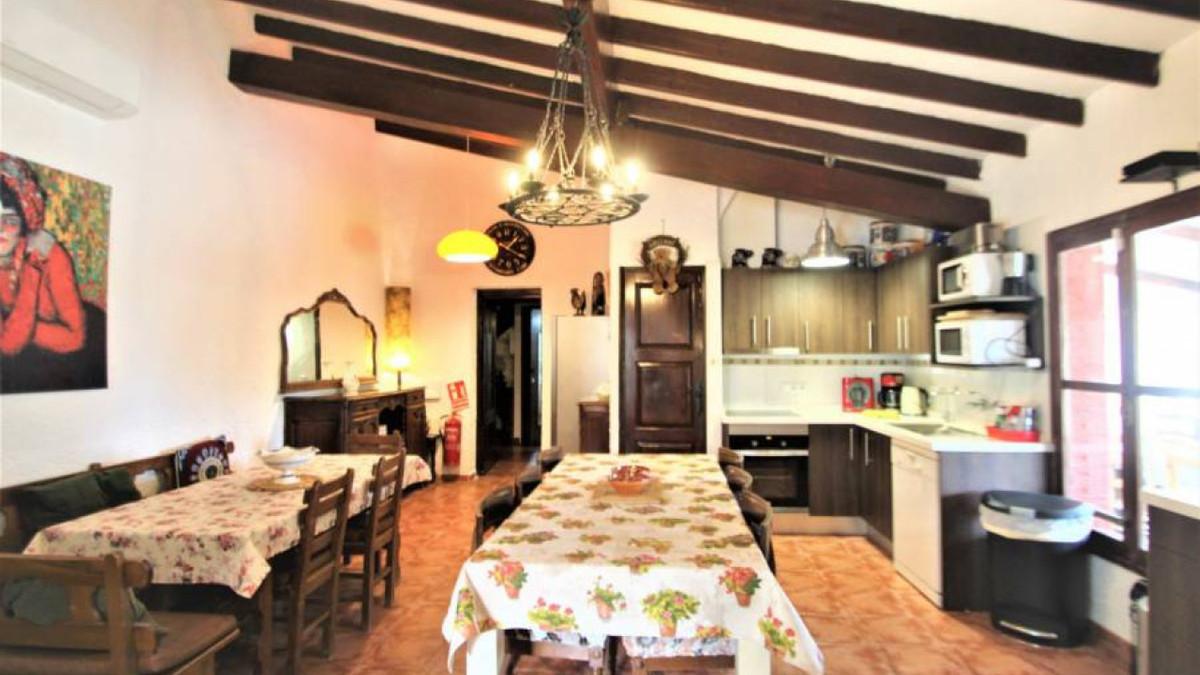 Huis te koop in Lomas de Cabo Roig | 9 slaapkamers H5295346