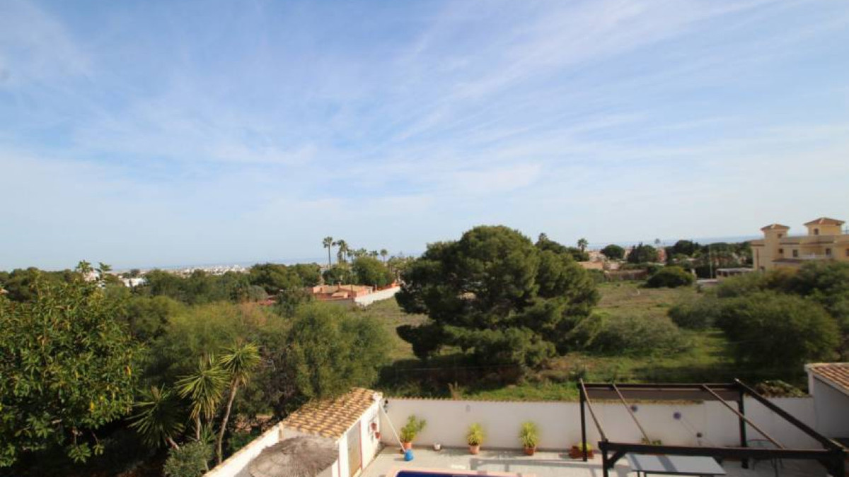 Huis te koop in Lomas de Cabo Roig | 9 slaapkamers H5295346
