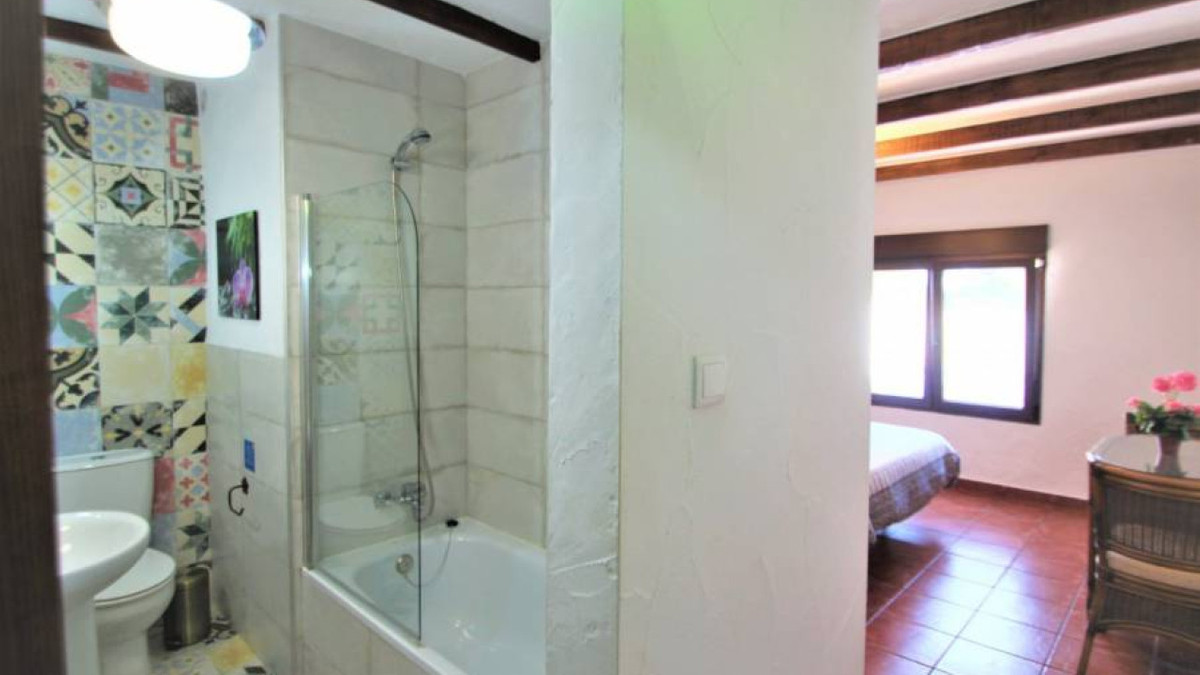 Huis te koop in Lomas de Cabo Roig | 9 slaapkamers H5295346