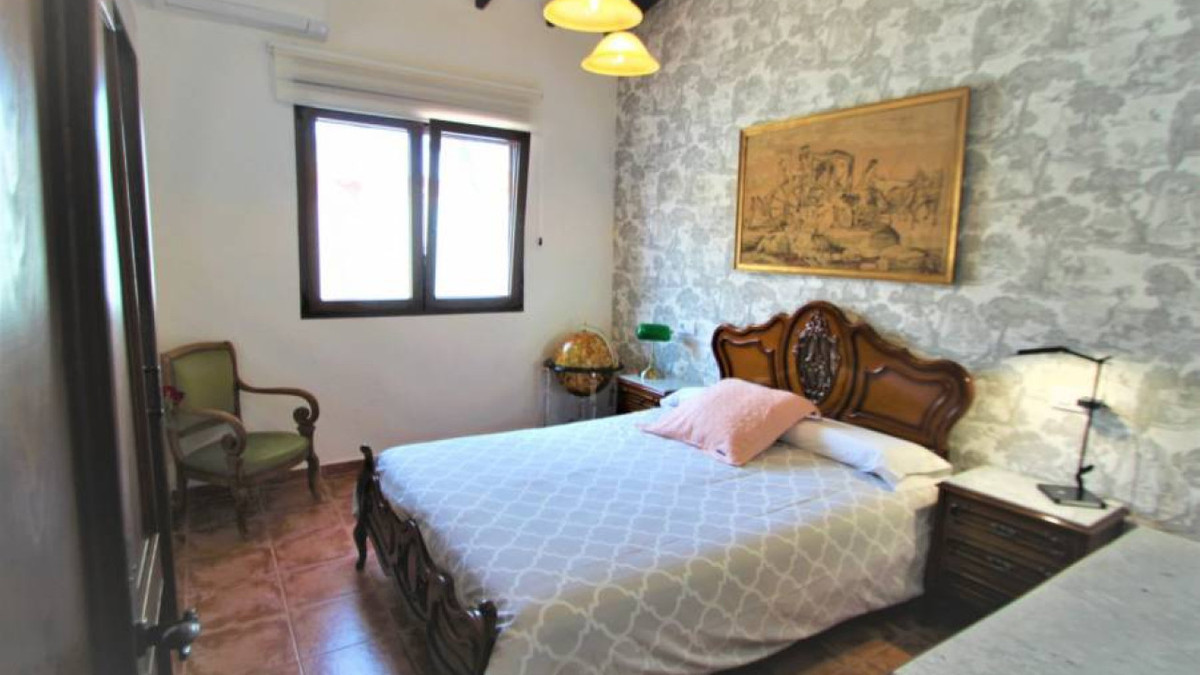 Huis te koop in Lomas de Cabo Roig | 9 slaapkamers H5295346