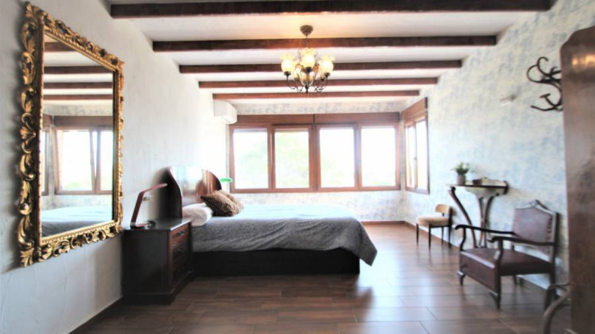Huis te koop in Lomas de Cabo Roig | 9 slaapkamers H5295346