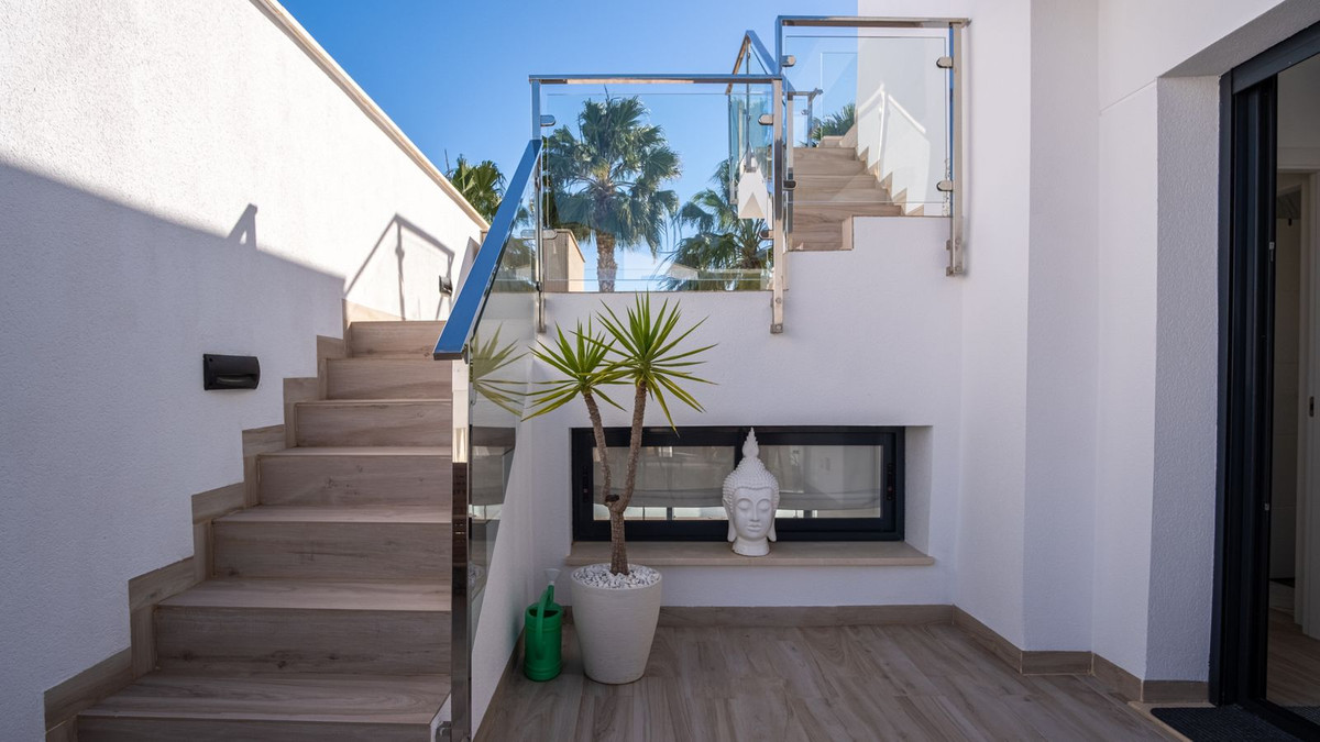 Huis te koop in Lomas de Cabo Roig | 3 slaapkamers H5298673