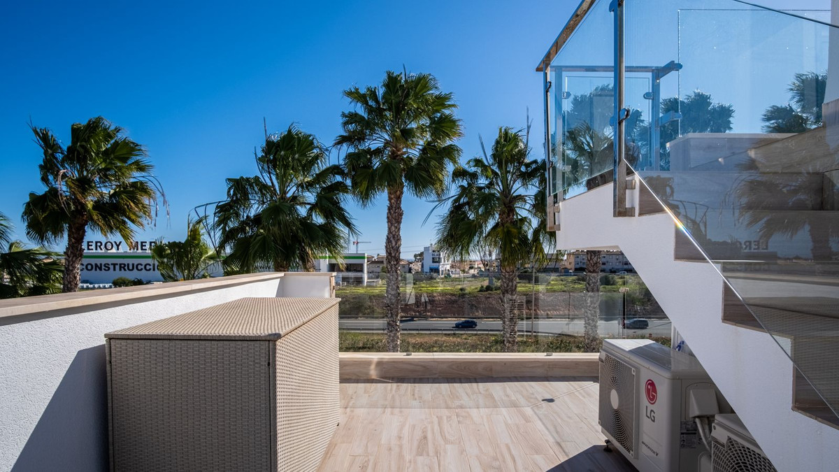 Huis te koop in Lomas de Cabo Roig | 3 slaapkamers H5298673