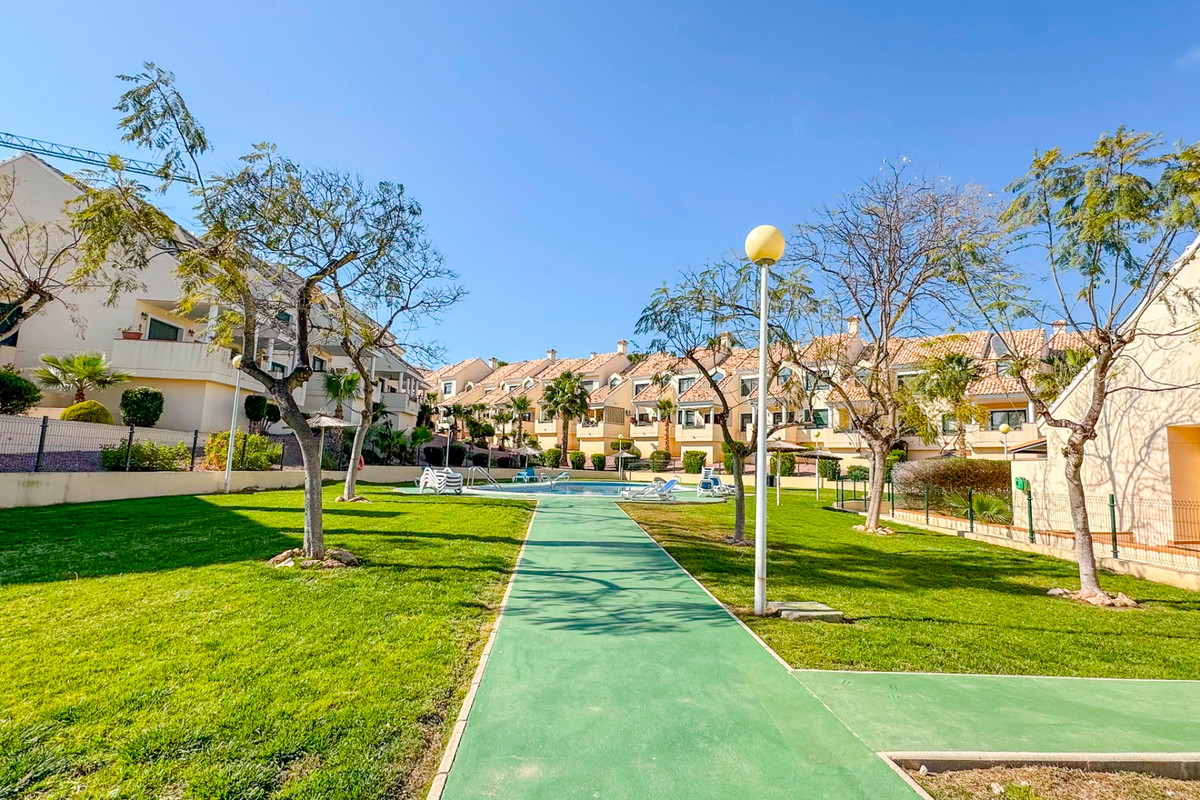 Appartement te koop in Lomas De Campoamor | 2 slaapkamers H5400907