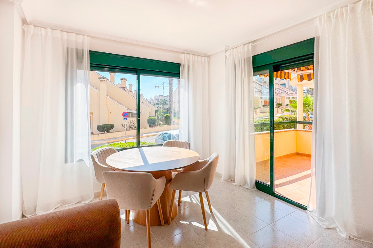 Appartement te koop in Lomas De Campoamor | 2 slaapkamers H5400907