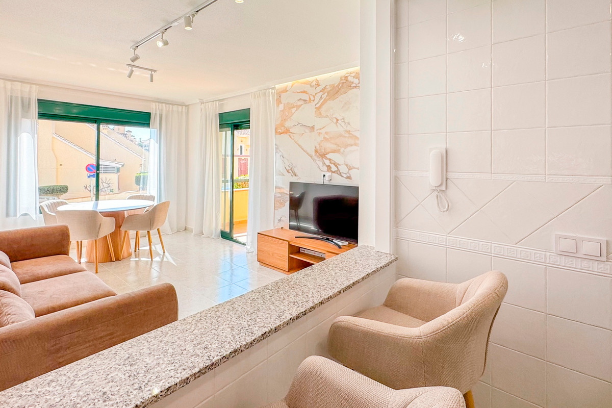 Appartement te koop in Lomas De Campoamor | 2 slaapkamers H5400907