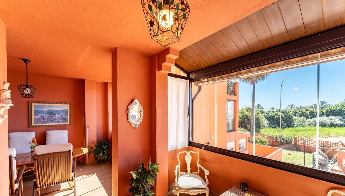 Tussenverdieping Appartement in Los Alamos-1