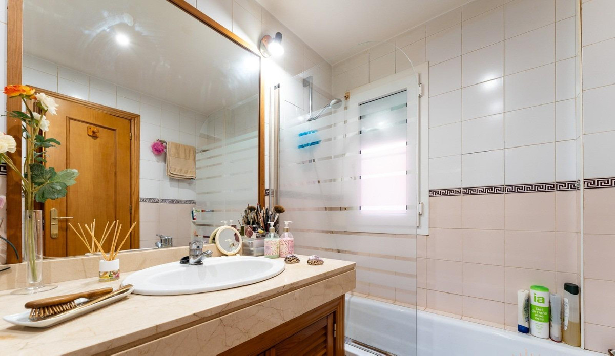 Tussenverdieping Appartement in Los Alamos-9