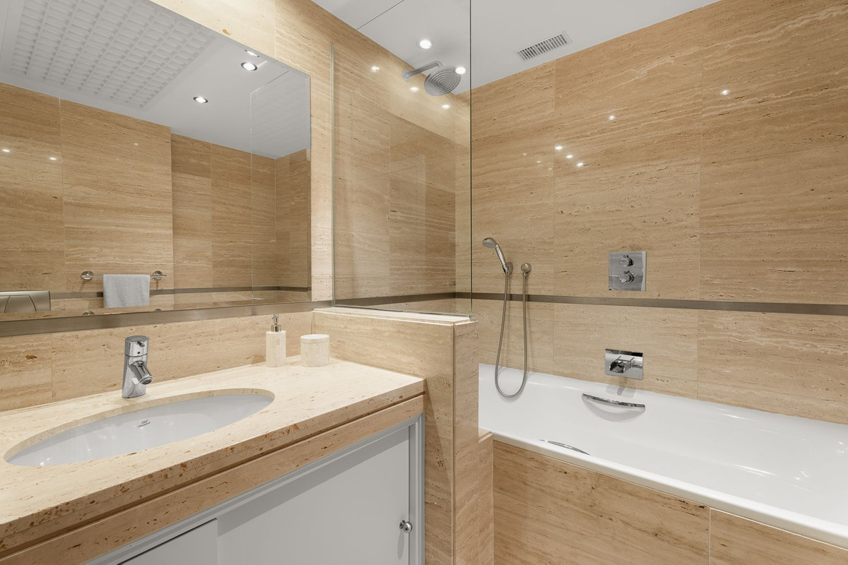 Appartement te koop in Los Almendros | 2 slaapkamers H5116936
