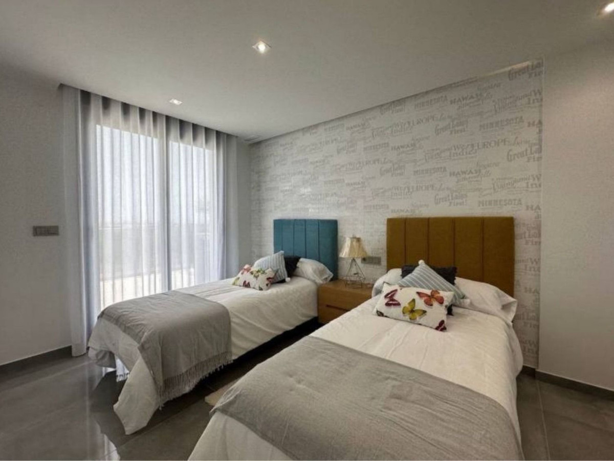 Huis te koop in Los Altos | 3 slaapkamers H5295484