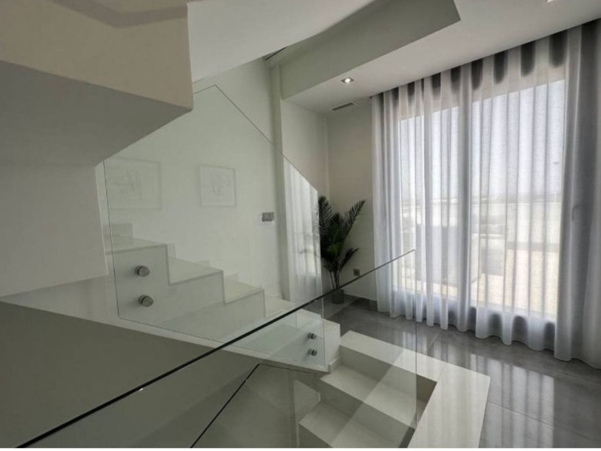 Huis te koop in Los Altos | 3 slaapkamers H5295484