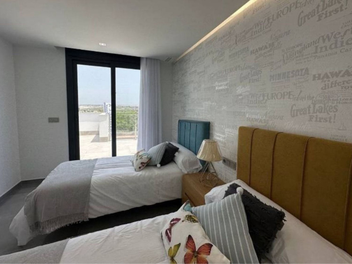 Huis te koop in Los Altos | 3 slaapkamers H5295484