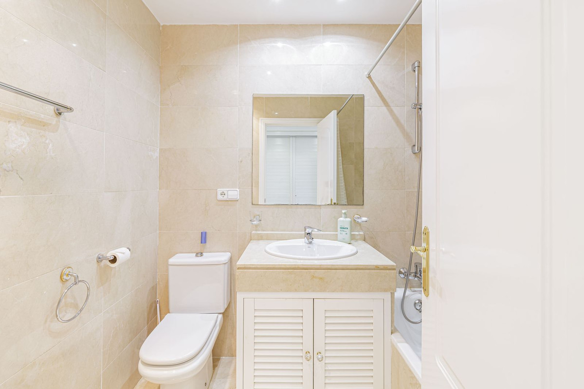 Appartement te koop in Los Arqueros | 2 slaapkamers H5057620