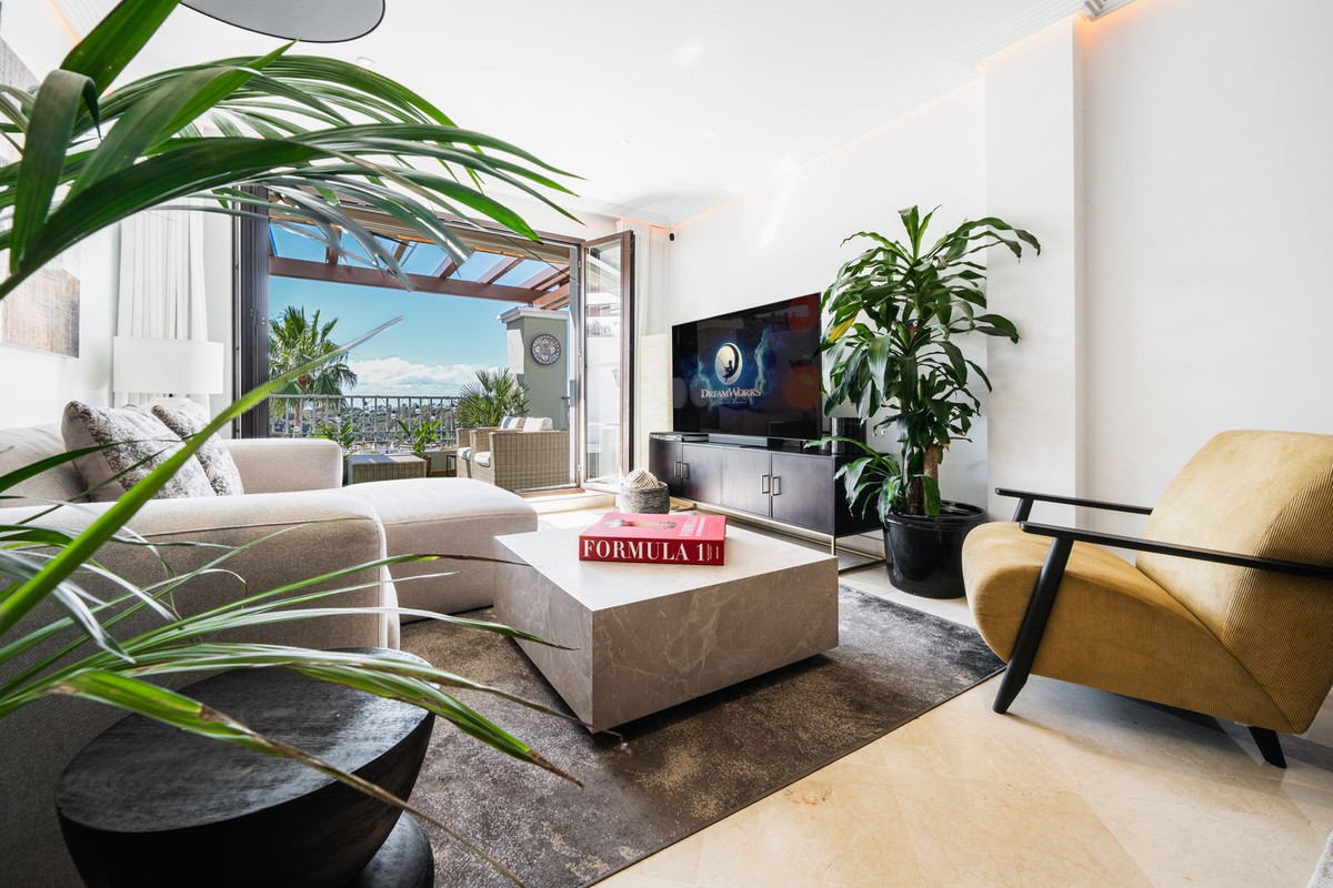 Penthouse for sale in Los Arqueros | 3 bedrooms H5112610
