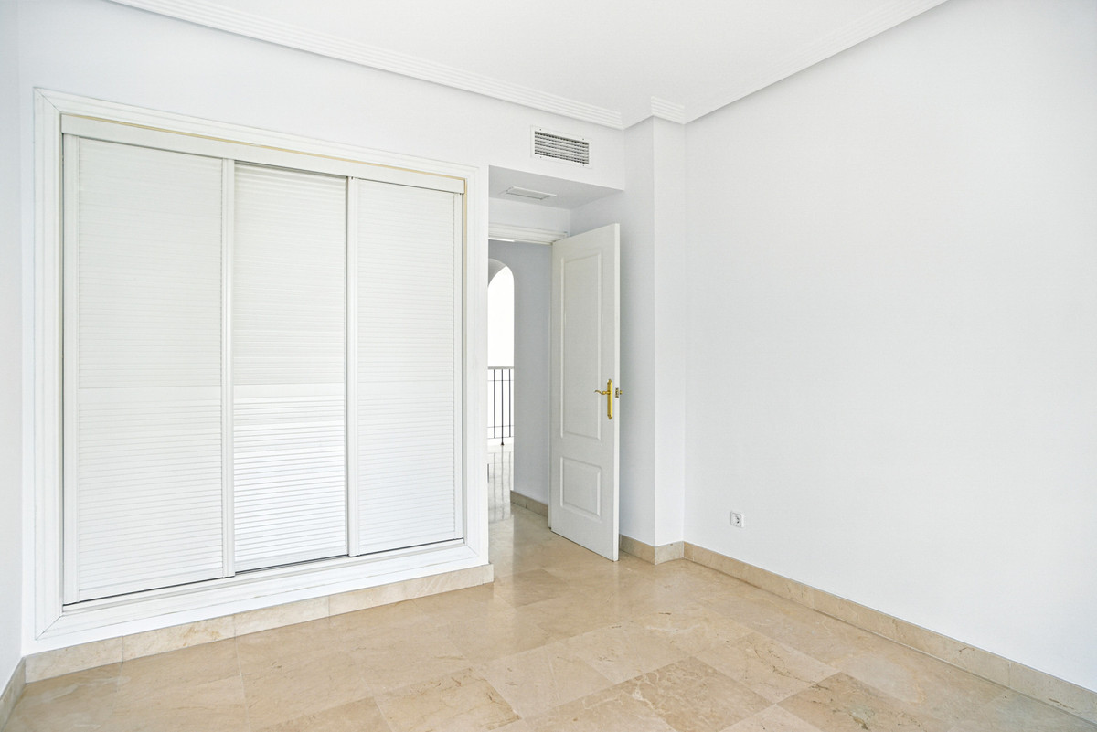 Huis te koop in Los Arqueros | 4 slaapkamers H5131813