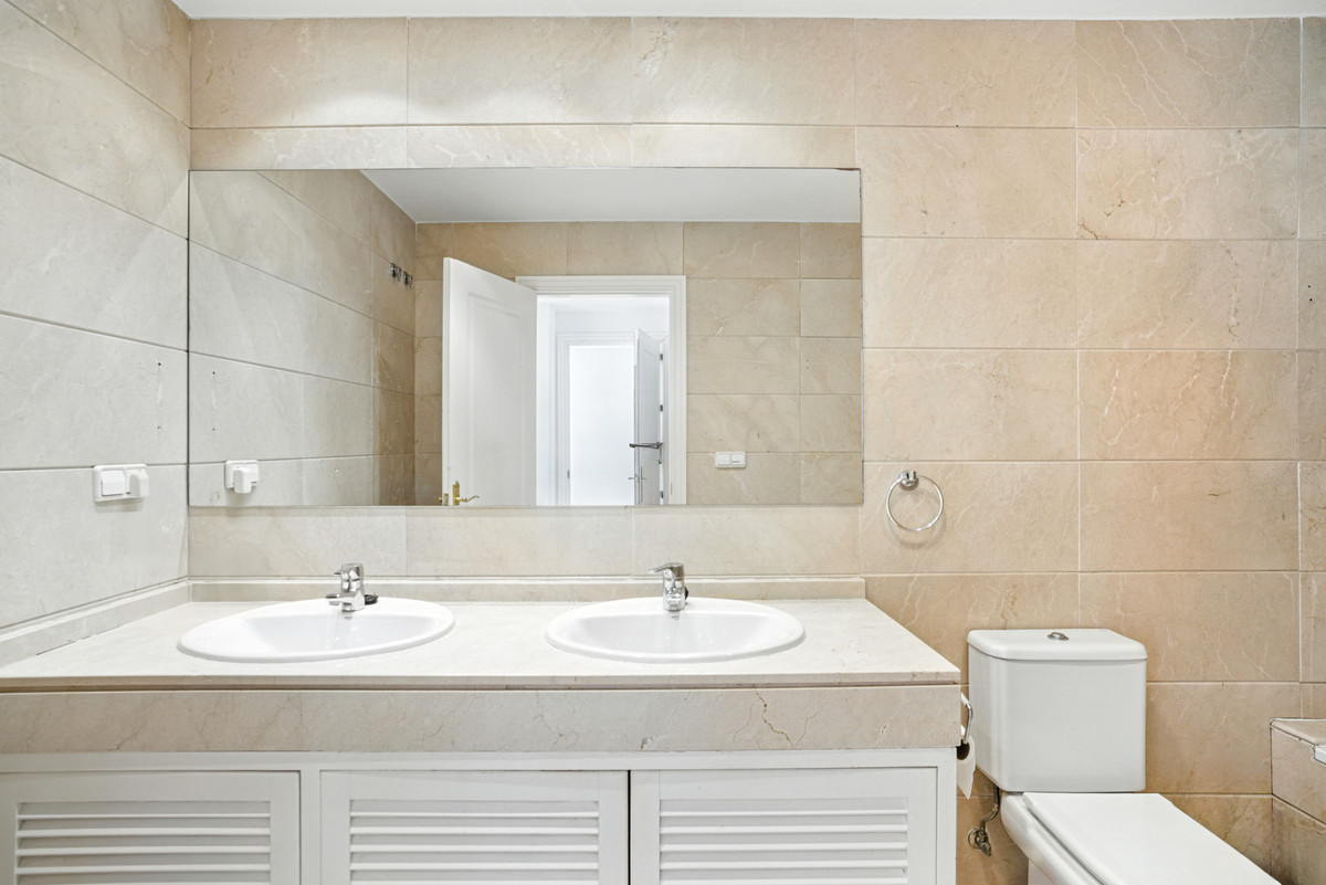 Huis te koop in Los Arqueros | 4 slaapkamers H5131813