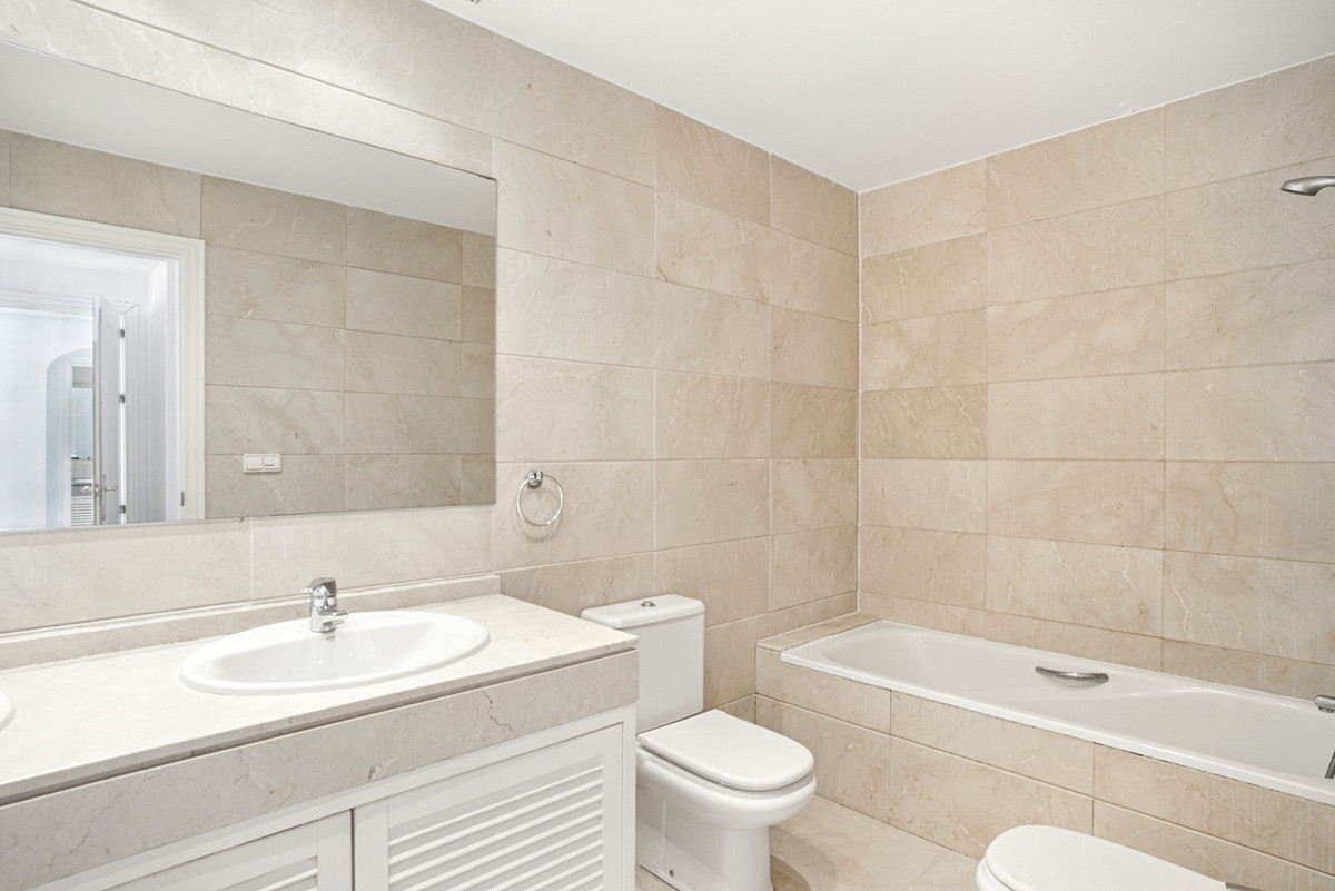 Huis te koop in Los Arqueros | 4 slaapkamers H5131813