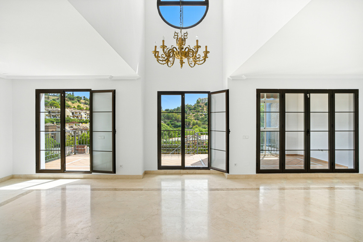 Huis te koop in Los Arqueros | 4 slaapkamers H5131813