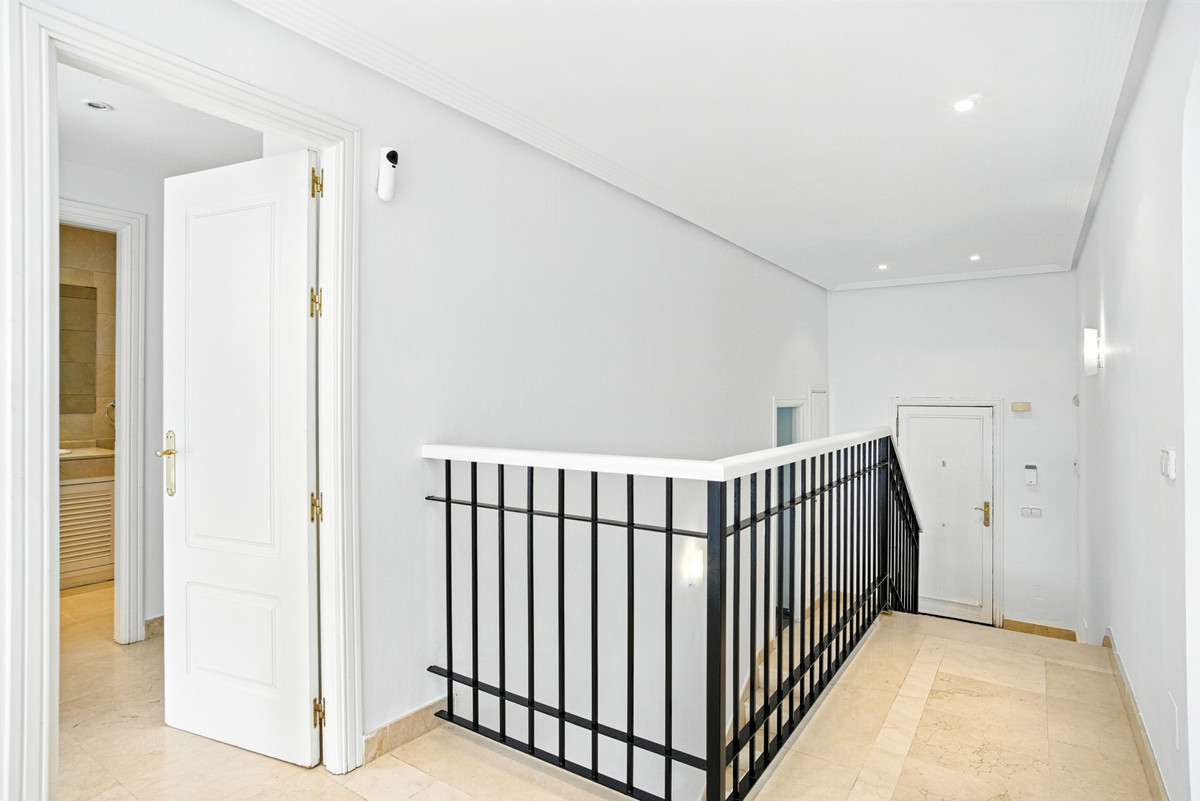 Huis te koop in Los Arqueros | 4 slaapkamers H5131813