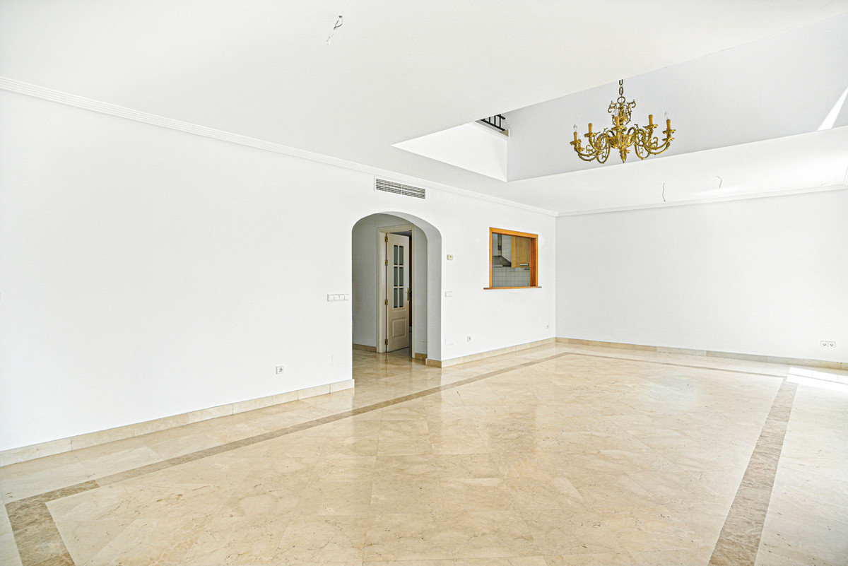 Huis te koop in Los Arqueros | 4 slaapkamers H5131813