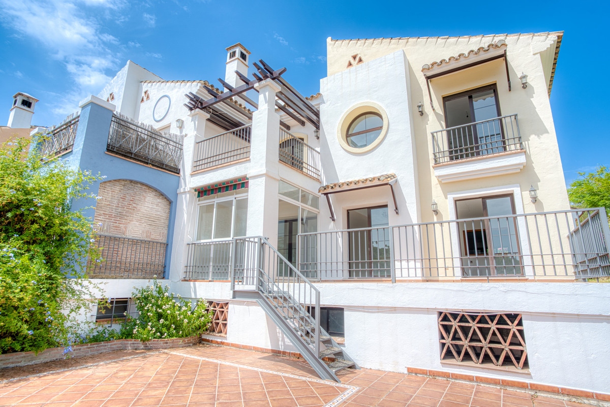 Huis te koop in Los Arqueros | 4 slaapkamers H5131813